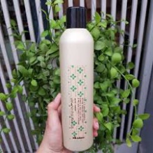 GÔM XỊT GIỮ NẾP TRUNG BÌNH DAVINES MEDIUM HAIRSPRAY 400ML