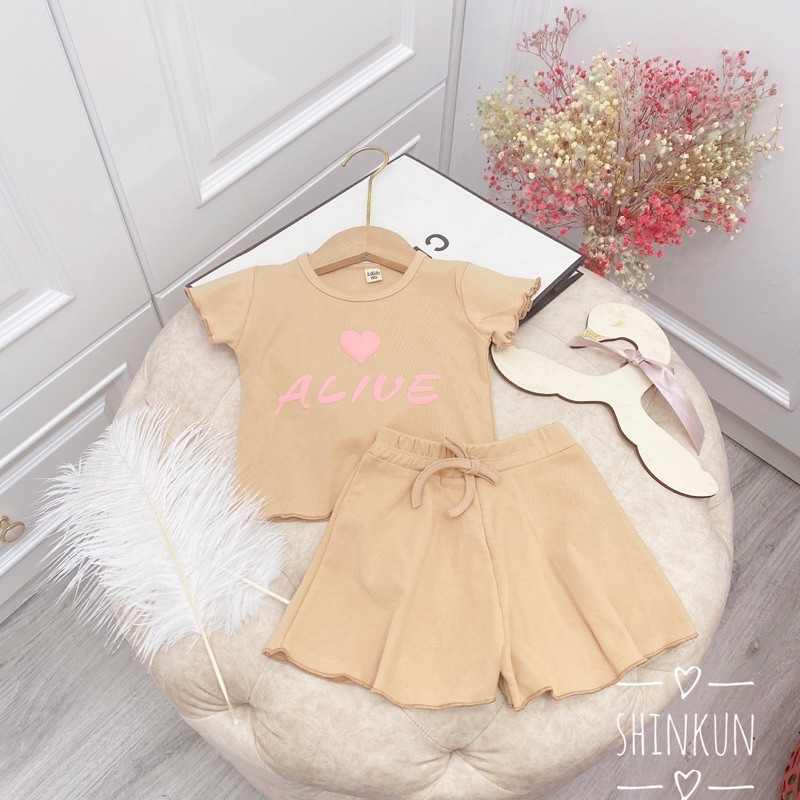 Bộ quần dáng váy cho bé gái alive