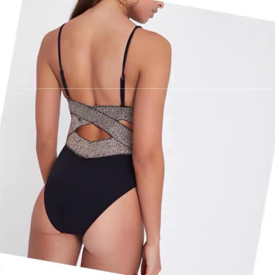 bikini một mảnh dây chéo kim tuyến phần bụng | BigBuy360 - bigbuy360.vn