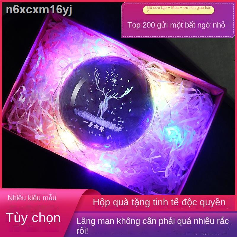 Quả cầu pha lê quà sinh nhật bạn gái bảo bối trai sáng tạo và ý nghĩa cùng lớp tặng giáng