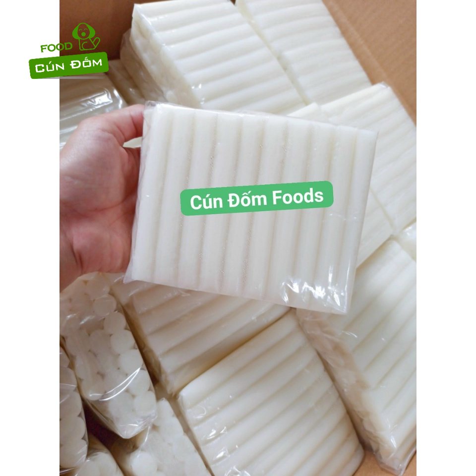 Bánh gạo tươi nguyên thanh kèm sốt ớt