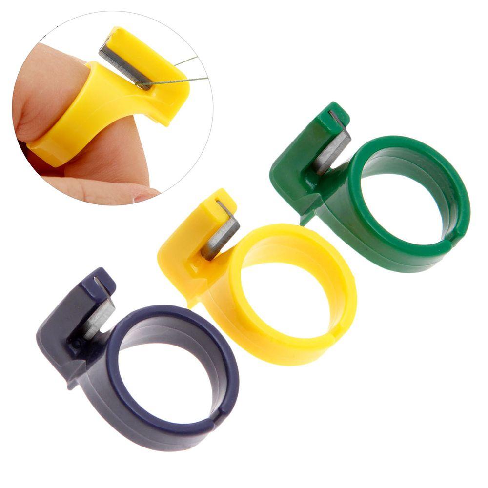 LAY 3 Dụng Cụ Xỏ Chỉ Bằng Nhựa