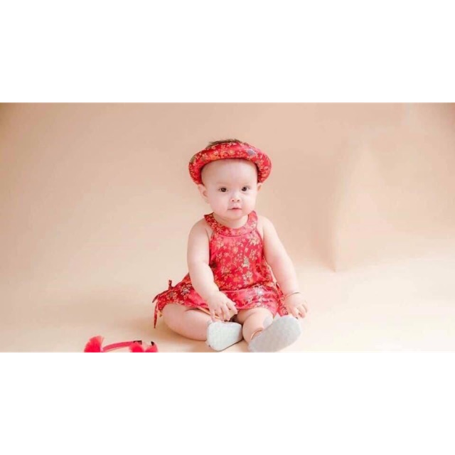 Váy len Huyền trang