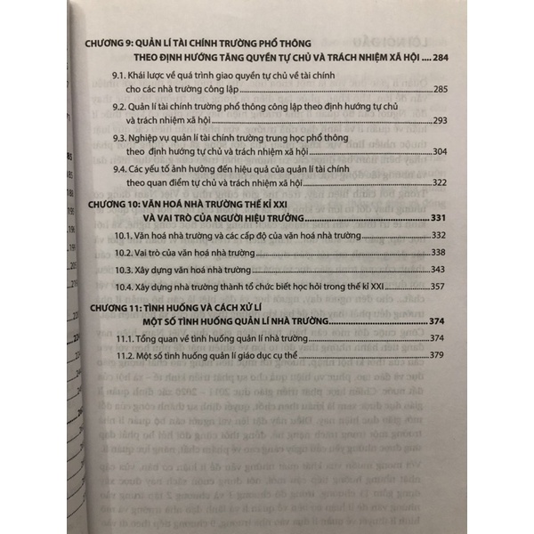 Sách - Quản lí và lãnh đạo nhà trường