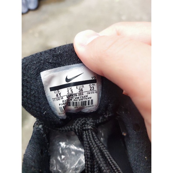 Giày thể thao chạy bộ hiệu nikeeeeee hàng chính hãng , độ mới cao , cưc xịn xò , size36 chân 22-22,5cmcm