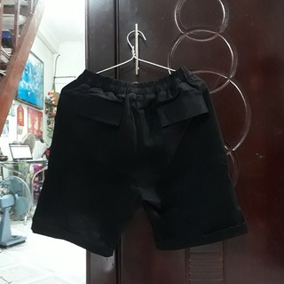 Quần short kaki nam màu đen