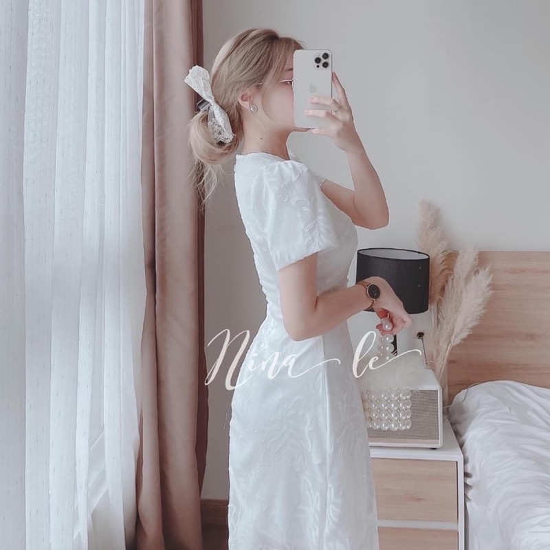 Đầm trắng cổ tim nơ ngực thanh lịch, sang trọng | BigBuy360 - bigbuy360.vn