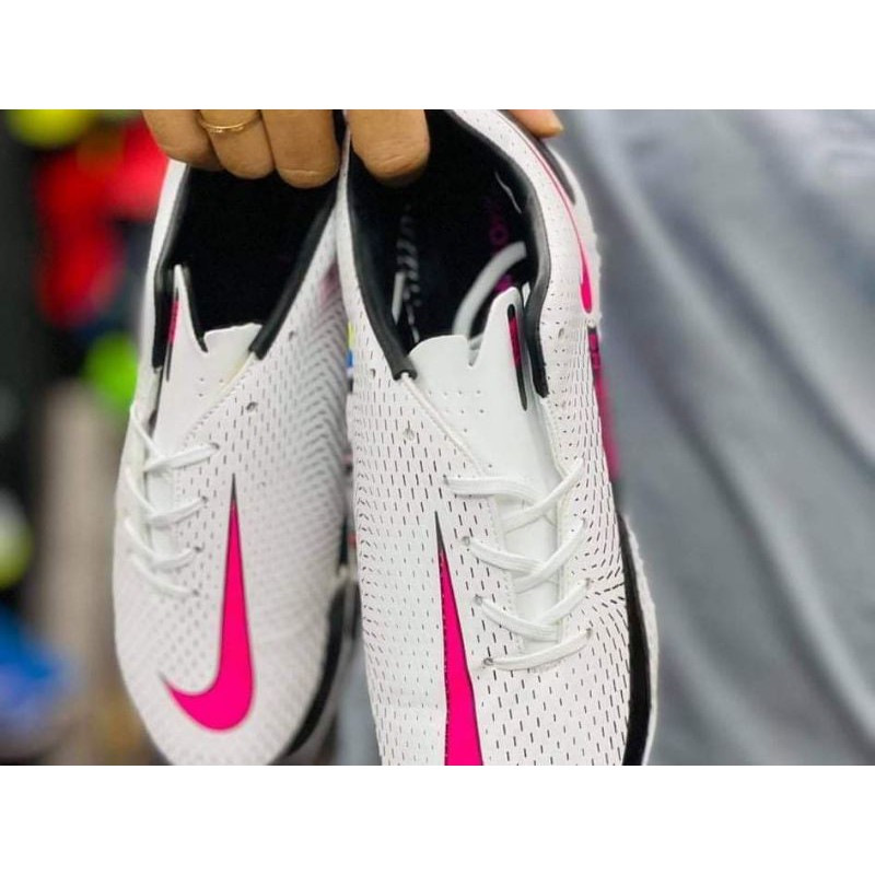 Giày đá bóng Phantomn tf