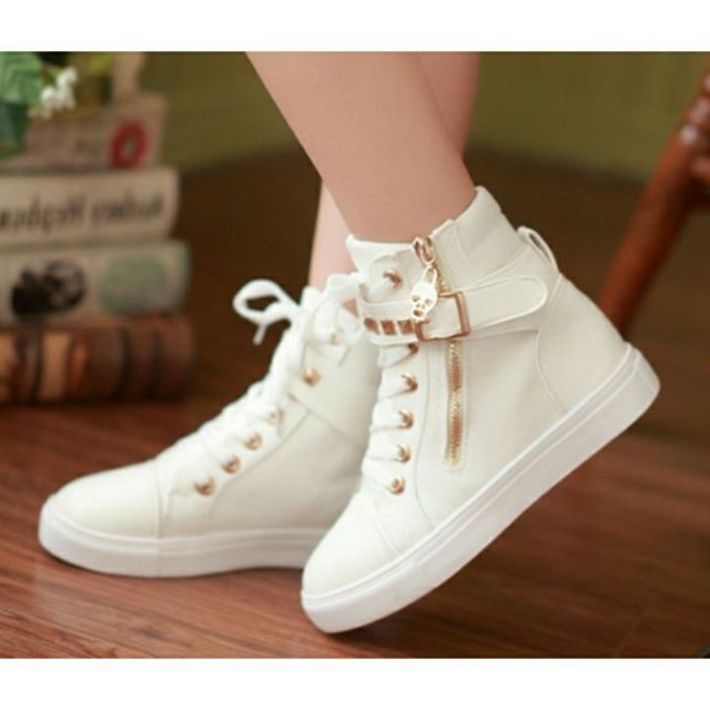 GIÀY THỂ THAO NỮ CỔ CAO NẠM KIM LOẠI. Siêu xinh. Cá tính.ngầu.cool. GIÀy NỮ CỔ CAO đế bằng. Quảng Châu. trắng