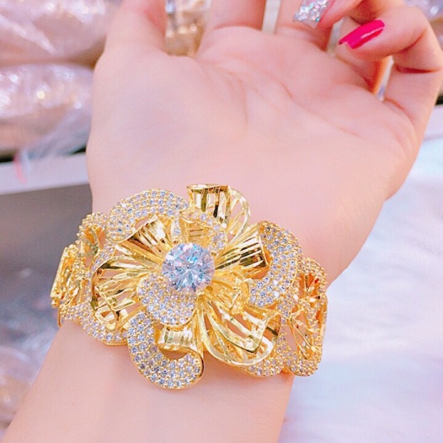 Vòng tay hoa dát vàng 18k cực đẹp