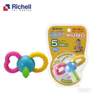 Xúc xắc gặm nướu Richell RC49570 voi con