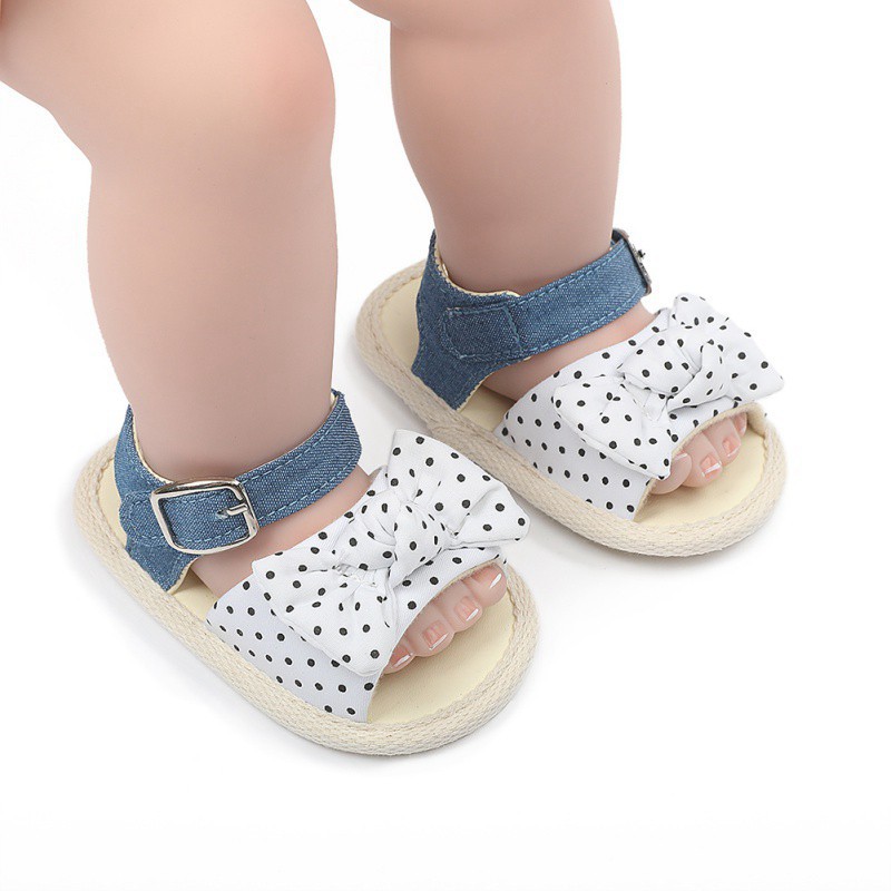 Giày Sandal Chấm Bi Phối Nơ Dễ Thương Cho Bé Gái Tập Đi