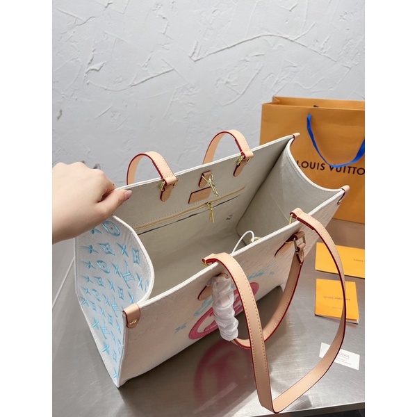 Túi xách LV ON THE GO SUPER