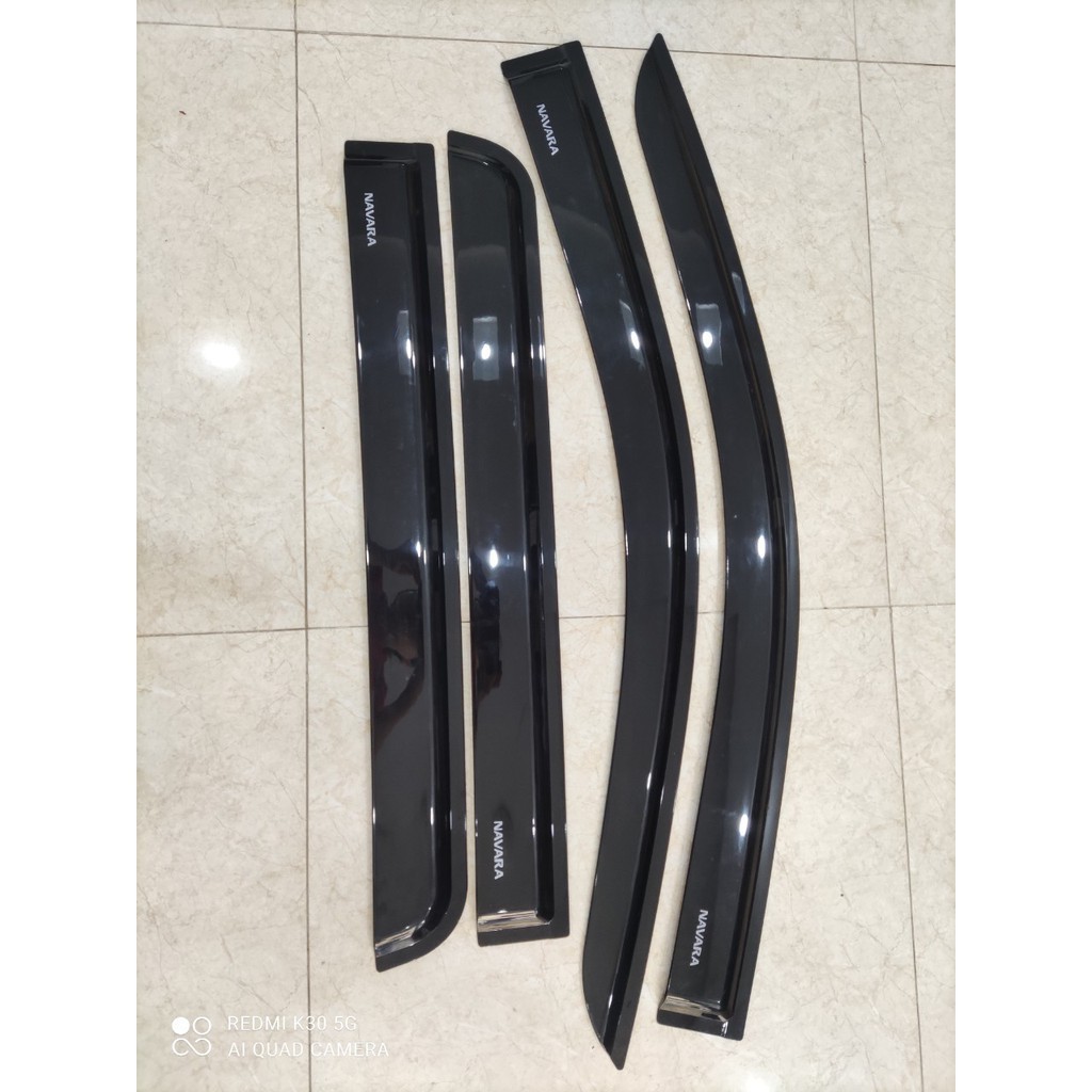 Vè mưa Nissan Navara 2014 - 2021 nhựa đen hàn quốc