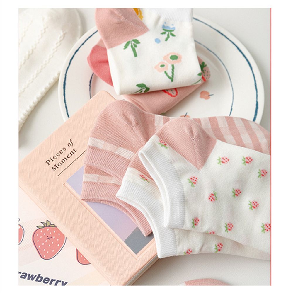 Vớ Cổ Thấp In Họa Tiết Dâu Tây Màu Trắng/ Hồng Dễ Thương Thời Trang Cho Nữ
