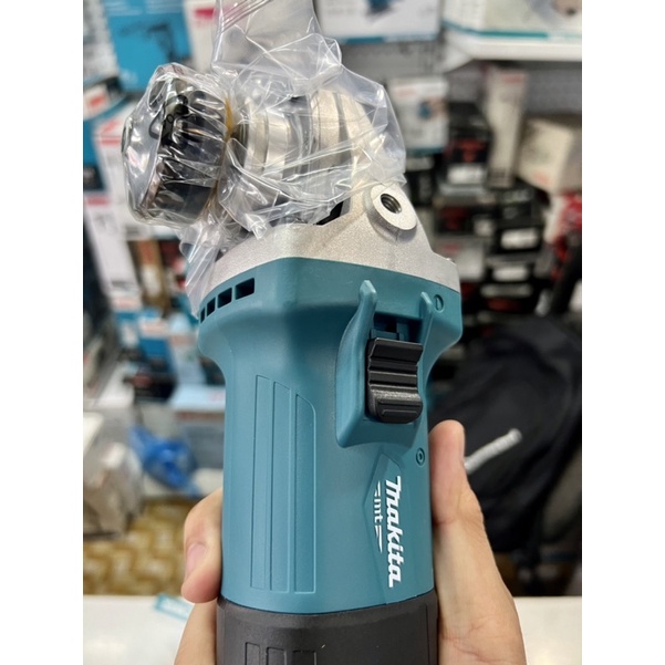 Máy mài góc cầm tay bằng điện Makita M9508B