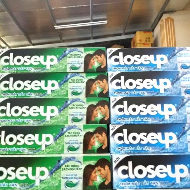 Kem đánh răng Closeup 180g
