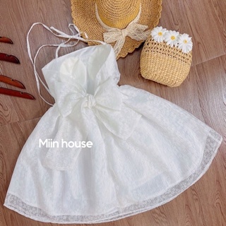 Váy ép hoa nổi cổ yếm nơ lưng