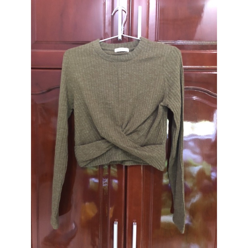 Áo len croptop xoắn eo xanh rêu