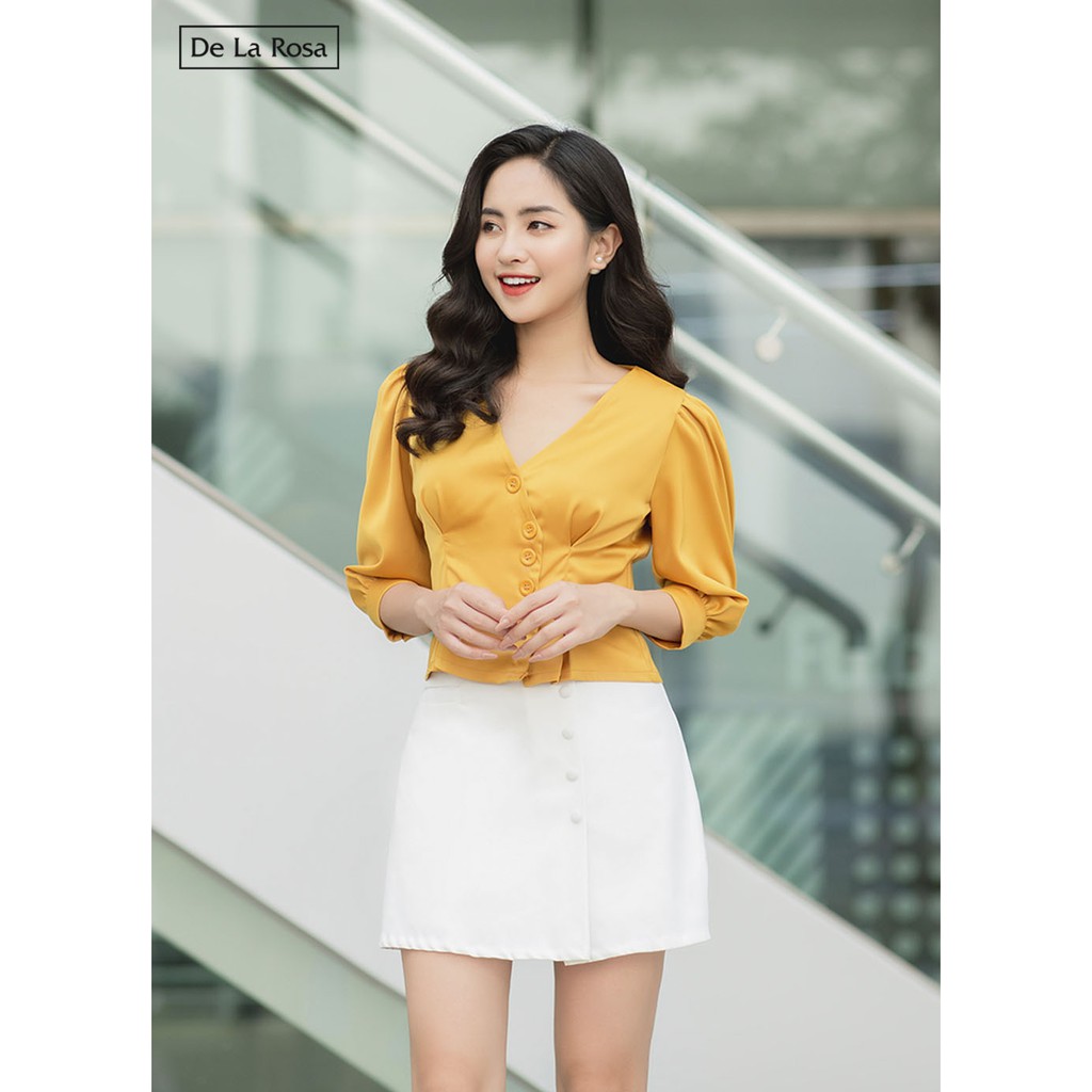 Áo lụa vàng thiết kế công sở tay lỡ - De La Rosa
