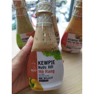 NƯỚC XỐT MÈ RANG KEWPIE 210ML ĂN KÈM RONG NHO