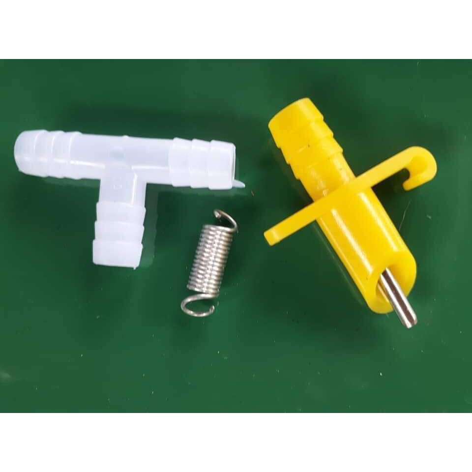 Van nhựa vàng- van uống nước tự động cho thỏ,bọ ú,chim...