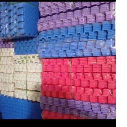 Bịch 4 tấm Xốp trải sàn𝗛𝗔̀𝗡𝗚 𝗟𝗢𝗔̣𝗜 𝟭KÍCH THƯỚC 60X60cm.