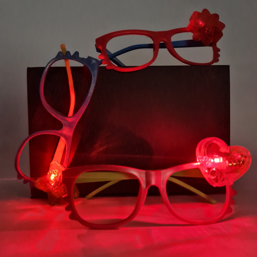 Kính đồ chơi LED nhấp nháy phát sáng cho bé