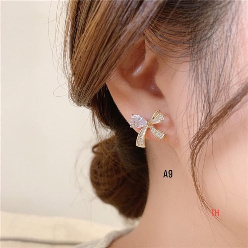 Bông Tai Nữ Bạc Ta Dáng Nơ Đá mẫu mã Mới Siêu Hot, Siêu điệu và tinh tế ( Kèm ảnh thật ) - Trang sức Vàng Bạc Hoà Thảo