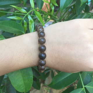 Vòng tay hạt tròn trầm hương 10li
