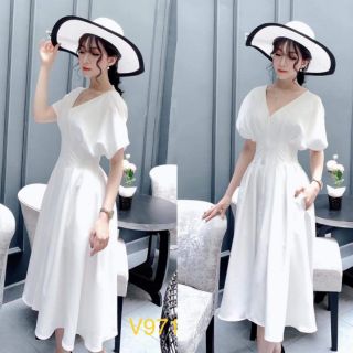 Váy trắng cổ chữ V