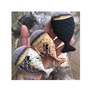 Cọ tán kem nền Con cá