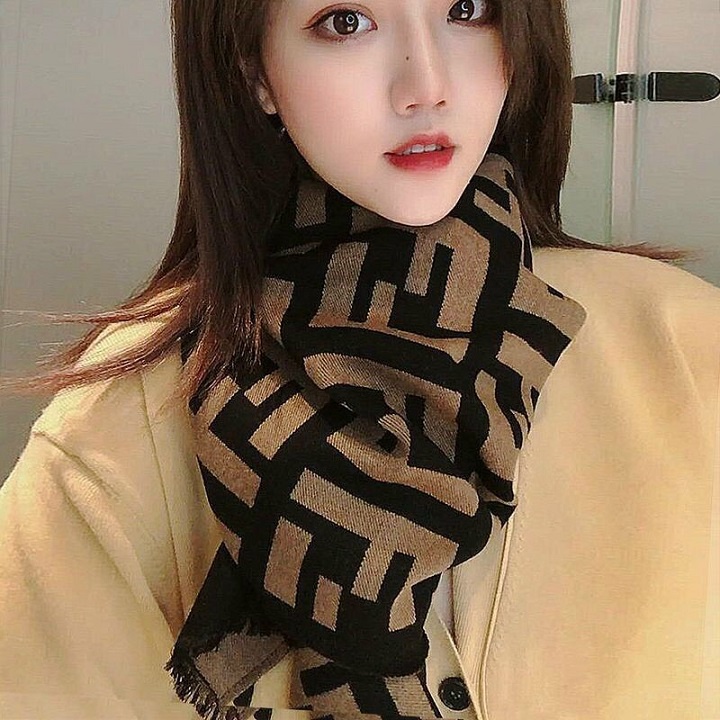 Khăn Fendi Unisex Hot Hit