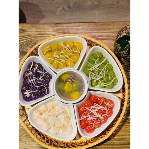 Bộ đĩa 5 cánh hoa đào sứ,  trái tim bát tràng kèm khay mây