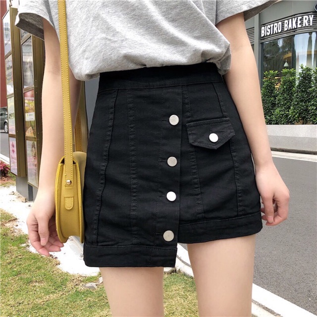Chân váy đắp chéo nút có quần trong