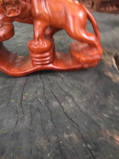 Tượng hổ gỗ hương