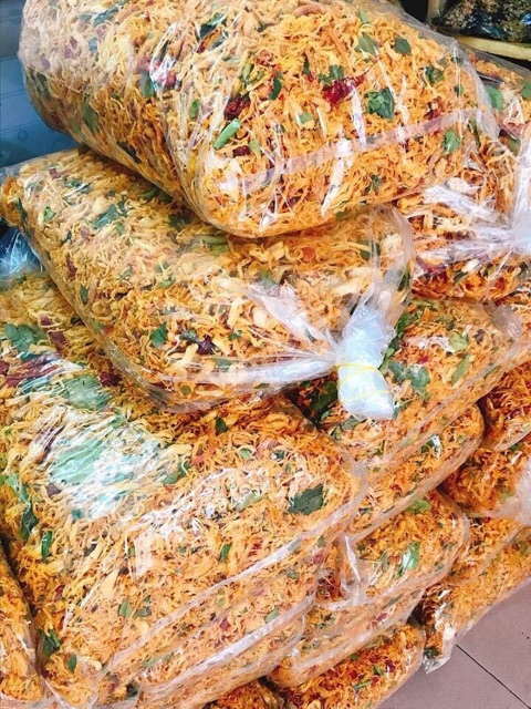 KHÔ GÀ LÁ CHANH CAY SIÊU NGON 500G | BigBuy360 - bigbuy360.vn