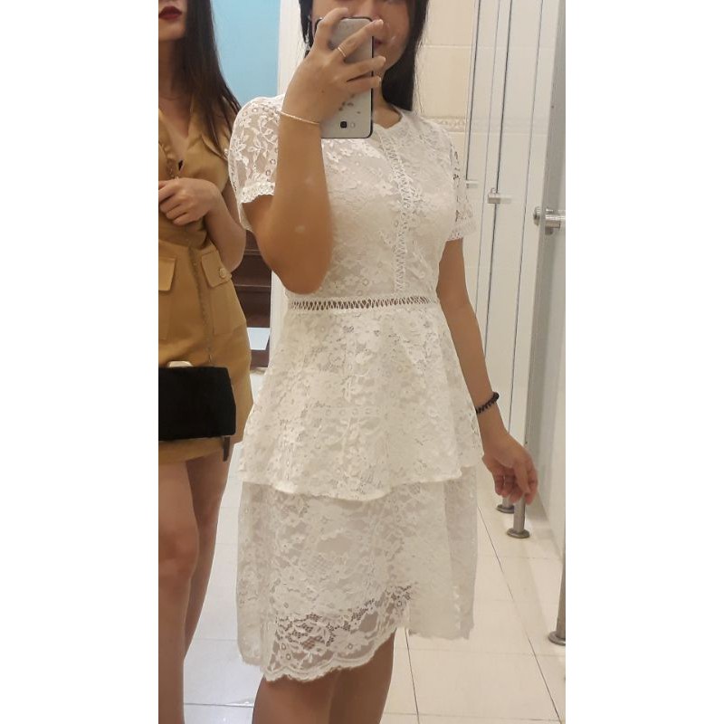 Thanh lý váy ren trắng