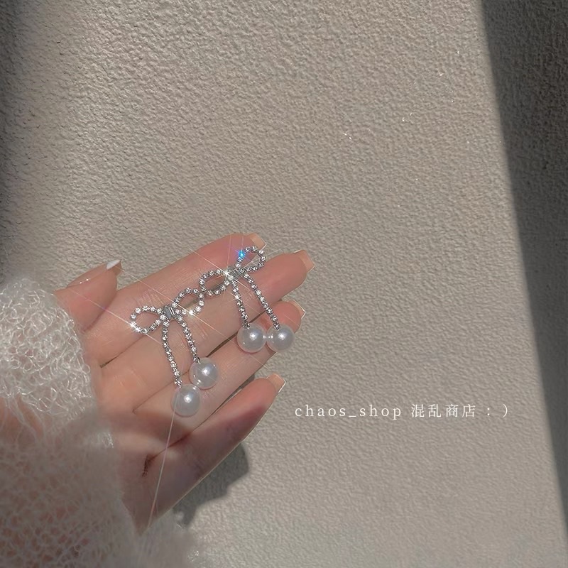 bông tai hình chiếc nơ dễ thương, khuyên tai xinh xắn đính đá và châu phong cách hàn quốc