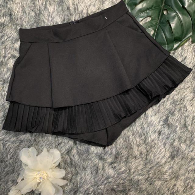 Quần váy kiểu xếp ly