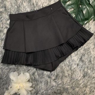 Quần váy kiểu xếp ly