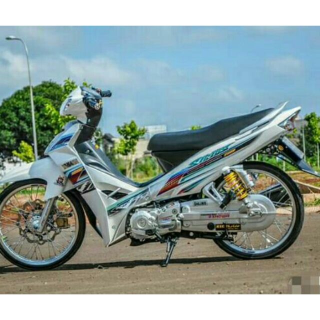 Tem rời xe Sirius trắng