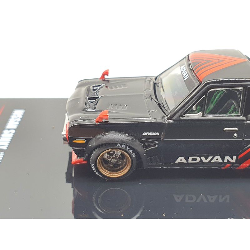 Xe Mô Hình Nissan Sunny Pickup Truck &quot;Hakotora&quot; &quot;Advan&quot; Concept Livery 1:64 Inno Models ( Đỏ Đen )