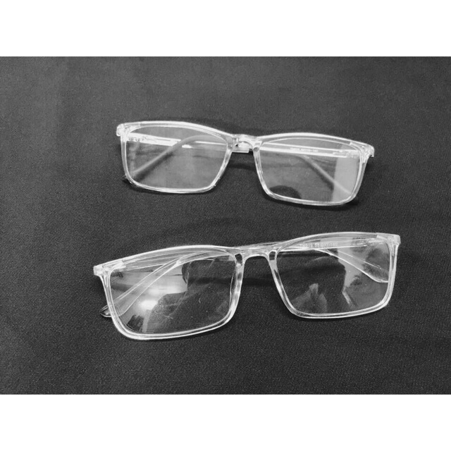 Gọng kính dáng vuông siêu dẻo cắt độ theo yêu cầu | BigBuy360 - bigbuy360.vn