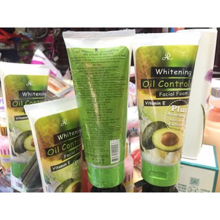 Sữa rửa mặt bơ thái lan