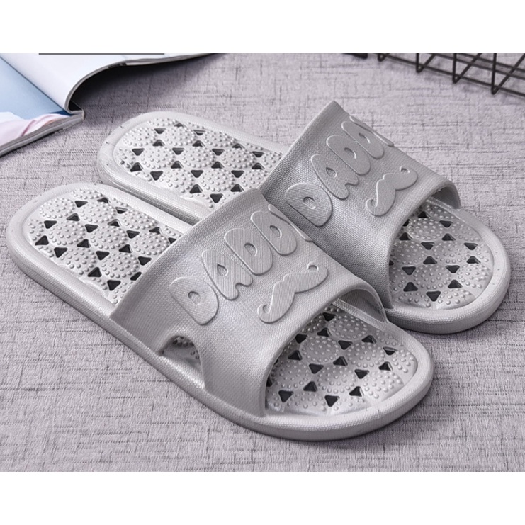 Dép Nhà Tắm Chống Trơn Nhựa Đúc Lỗ Ráo Nước Mom And Daddy - D91