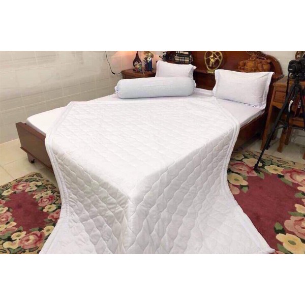 Mền chần bông trắng sọc Riotex vải CVC cao cấp dùng cho khách sạn - Gia đình