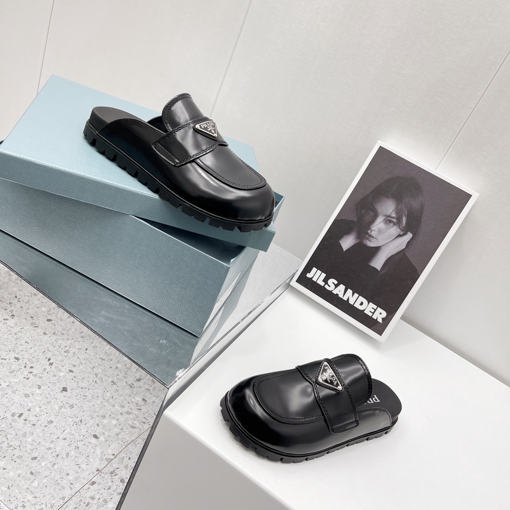 Giày sục nữ thời trang, cá tính PRADA trơn màu basic