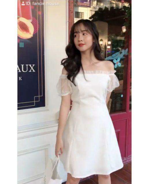 [Mã FATHANG5 giảm 10K đơn 50K]  ĐẦM TRẮNG XUÔNG TRỄ VAI phối lưới cực phẩm | BigBuy360 - bigbuy360.vn