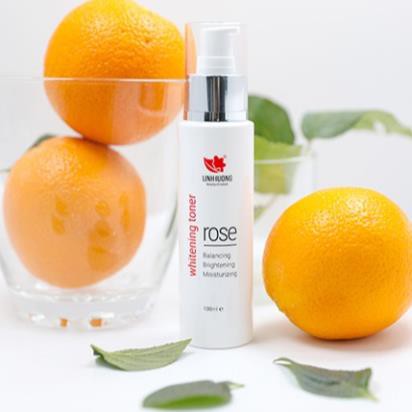 [Mua 1 tặng 3] Nước Hoa Hồng Kiềm Dầu Se Khít Lỗ Chân Lông Whitening Toner Rose Linh Hương 100ml | BigBuy360 - bigbuy360.vn